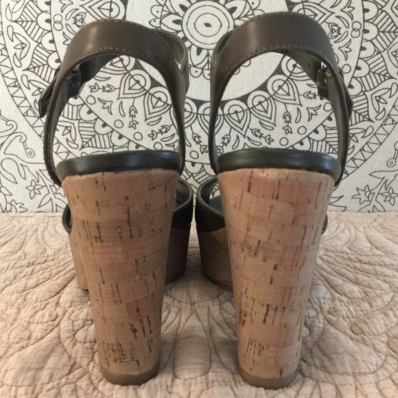Marc Fisher Leather Wedge Sandals, Size 7.5 - Picture 4 of 7
